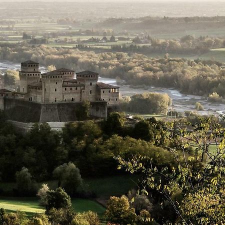 La Locanda Del Borgo Torrechiara Bagian luar foto