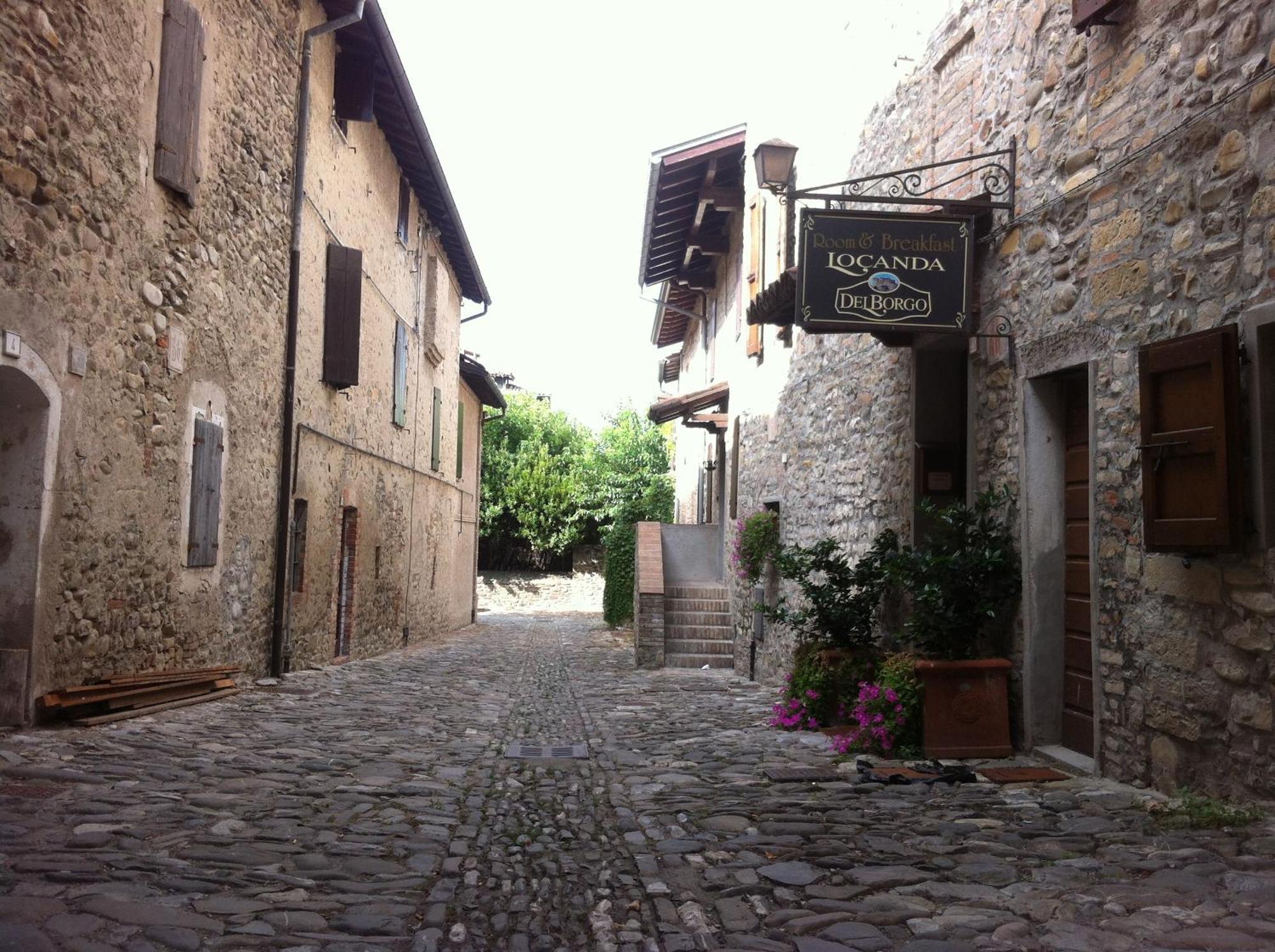 La Locanda Del Borgo Torrechiara Bagian luar foto