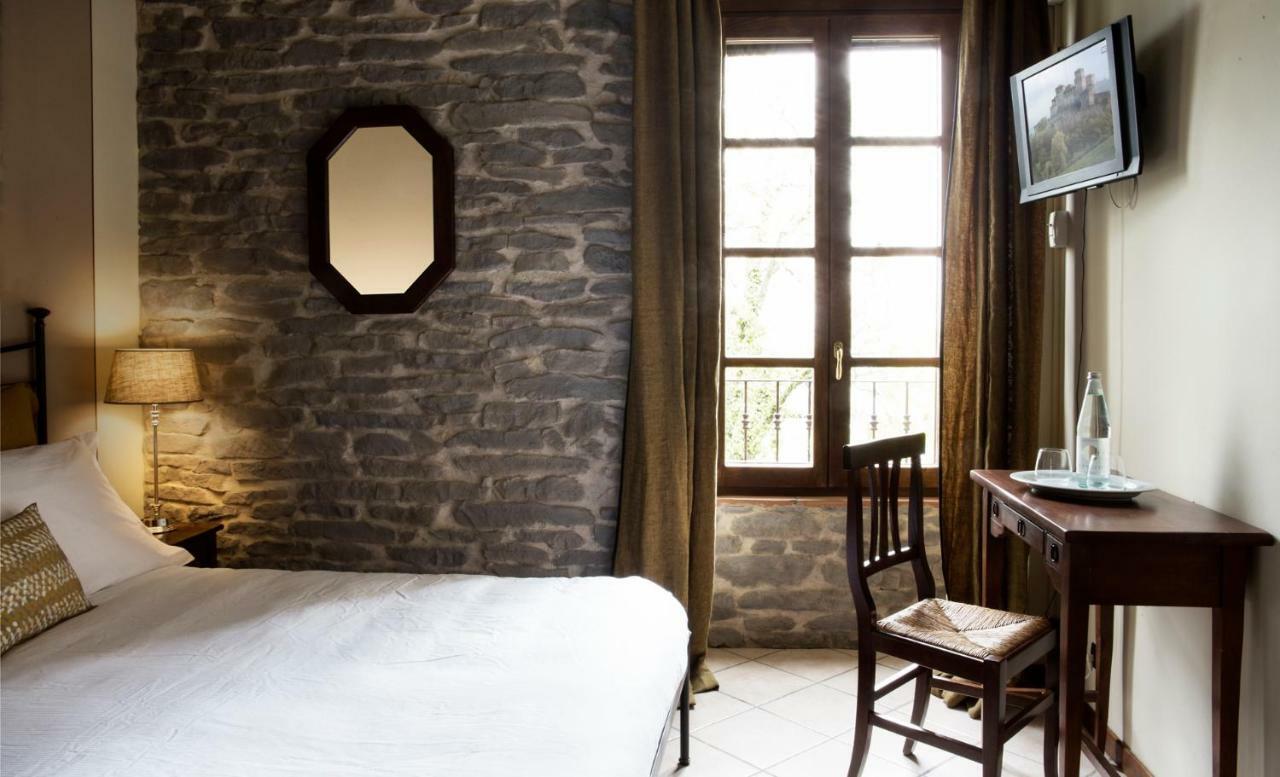 La Locanda Del Borgo Torrechiara Bagian luar foto